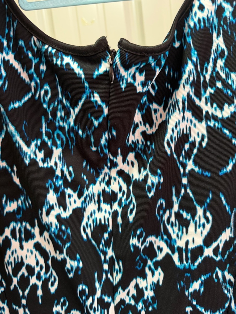 Sleeveless Black Dress with Teal & White Abstract Print ILE New York Size 12 - Picture 3 of 6